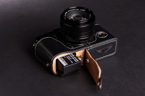 Custodia mezza fotocamera vera