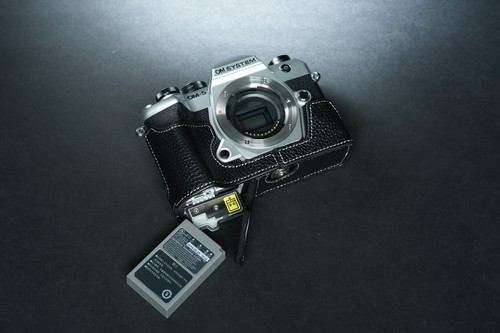 Custodia mezza fotocamera - , in