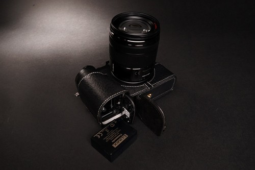 Custodia mezza fotocamera vera